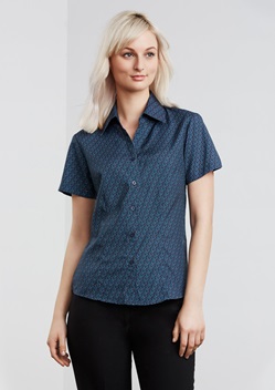 How Medical Uniforms Can Actually Be Stylish 4 S29422-large